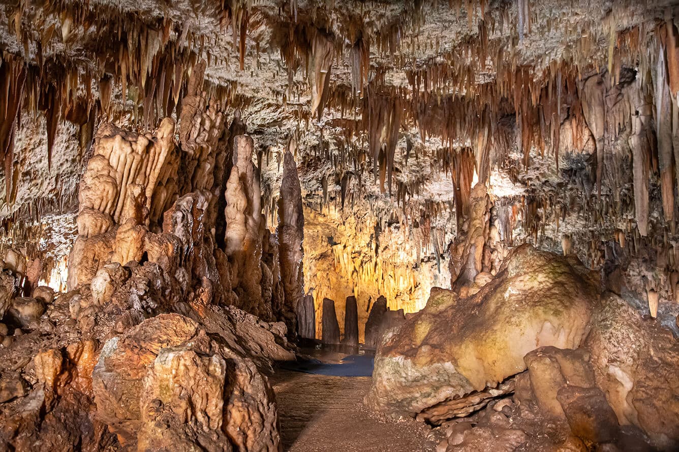 Drogarati Cave